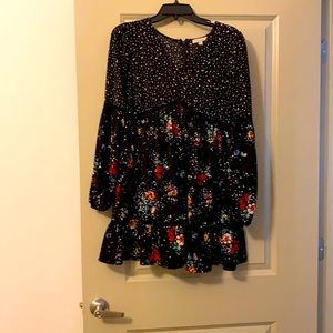 Black, white, red, top long sleeve top.